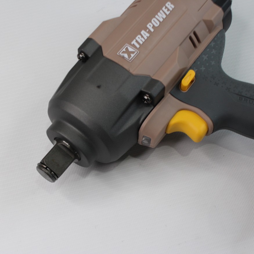 Бесщеточный ударный гайковерт XTRA-POWER 21V (1800 Нм, 3/4") + 2 АКБ
