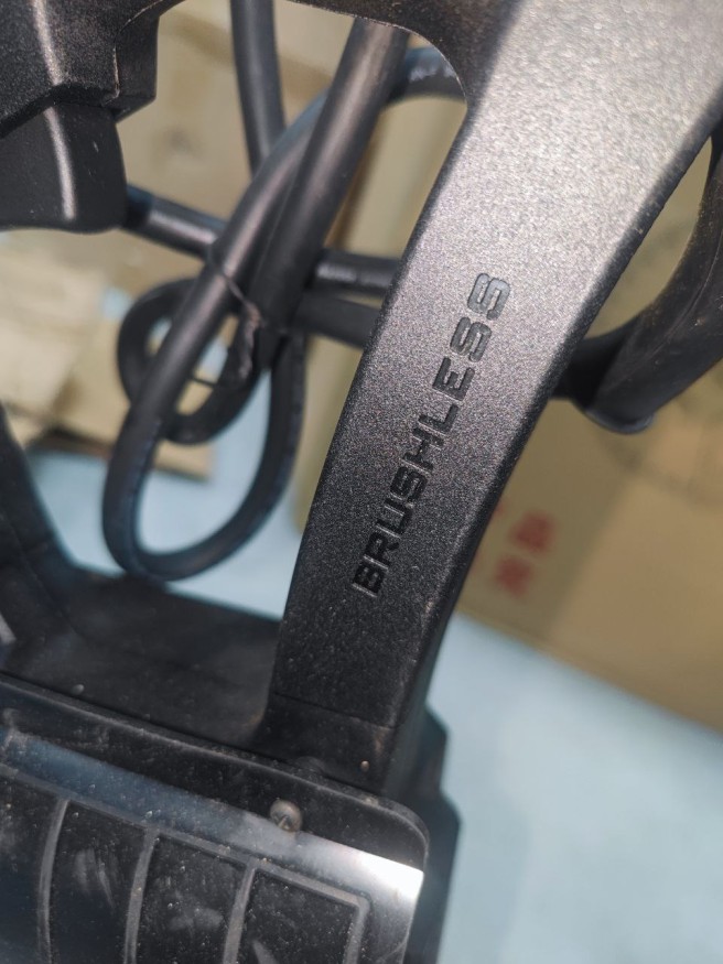 Бесщеточный резчик бетона бетонорез BDC525