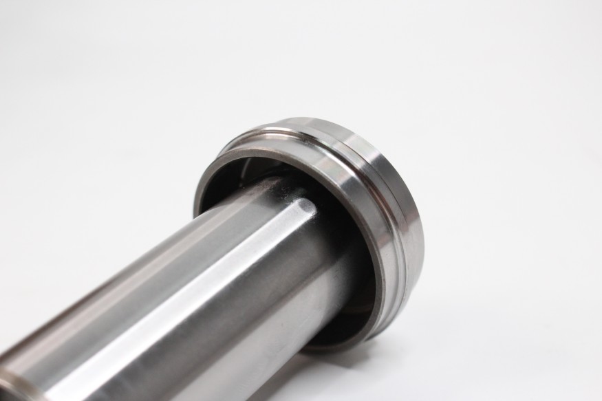 #8 Ролик прижимной верхний в сборе с подшипниками D370