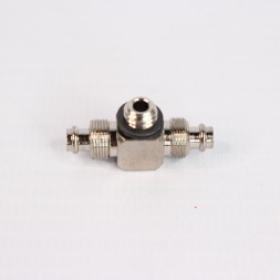 Штуцер для воды D370