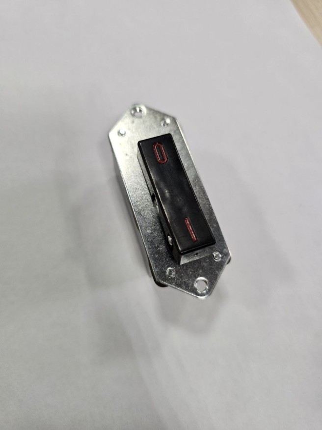 Кнопка включения #64 Dekola DE10B/Bycon DMP-252B