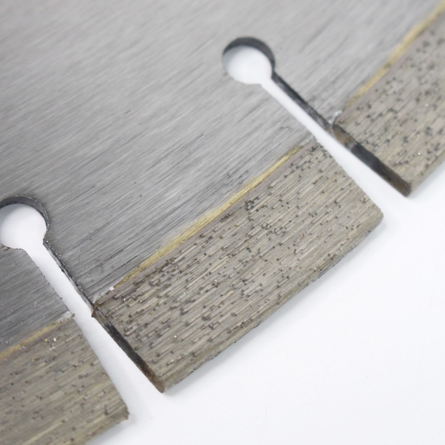 Диск алмазный по бетону 600мм х 25,4мм DT