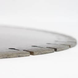 Диск алмазный по бетону 600мм х 25,4мм DT