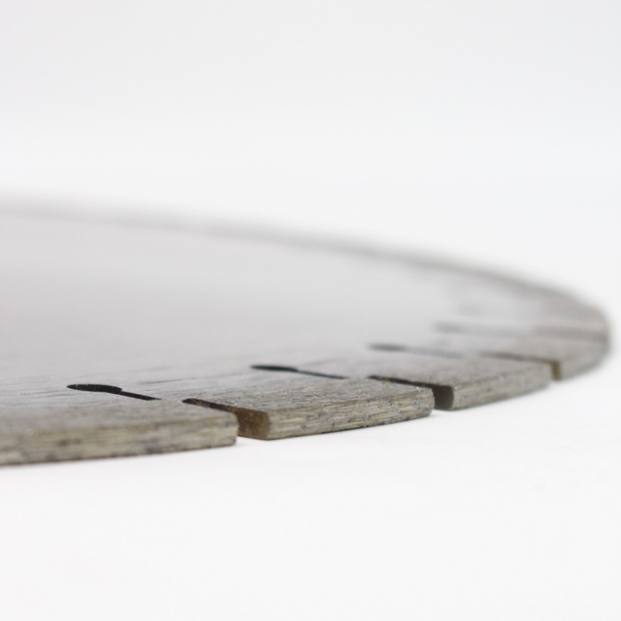 Диск алмазный по бетону 600мм х 25,4мм DT